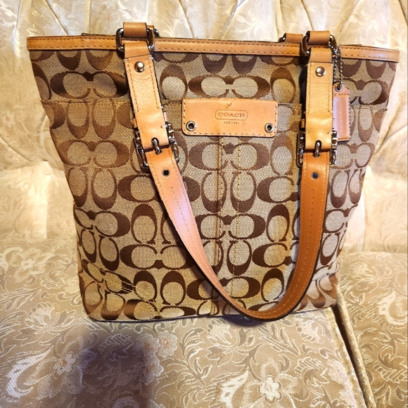 Coach Tote - Picture 5 of 8